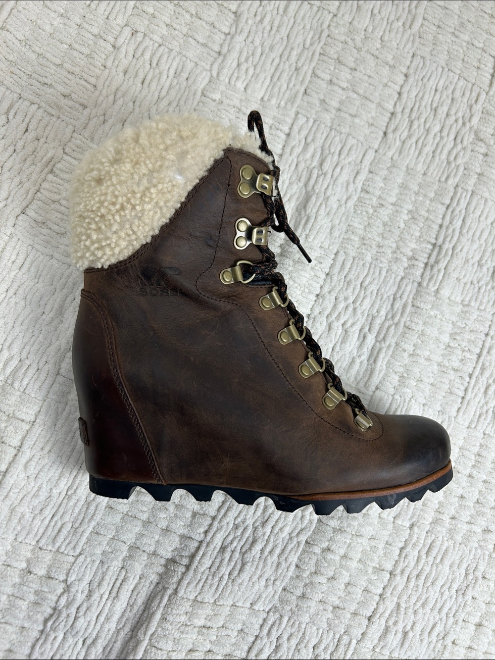 Sorel Conquest Wedge Shearling Boots 8.5 Oiled Leather Brown